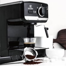 伊莱克斯 高压咖啡机EGCM700